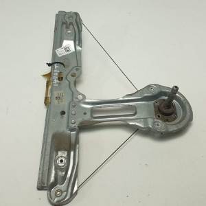 ELEVALUNAS TRASERO IZQUIERDO BM51A27001AC FORD FOCUS LIM. Autodesguaces Alicante