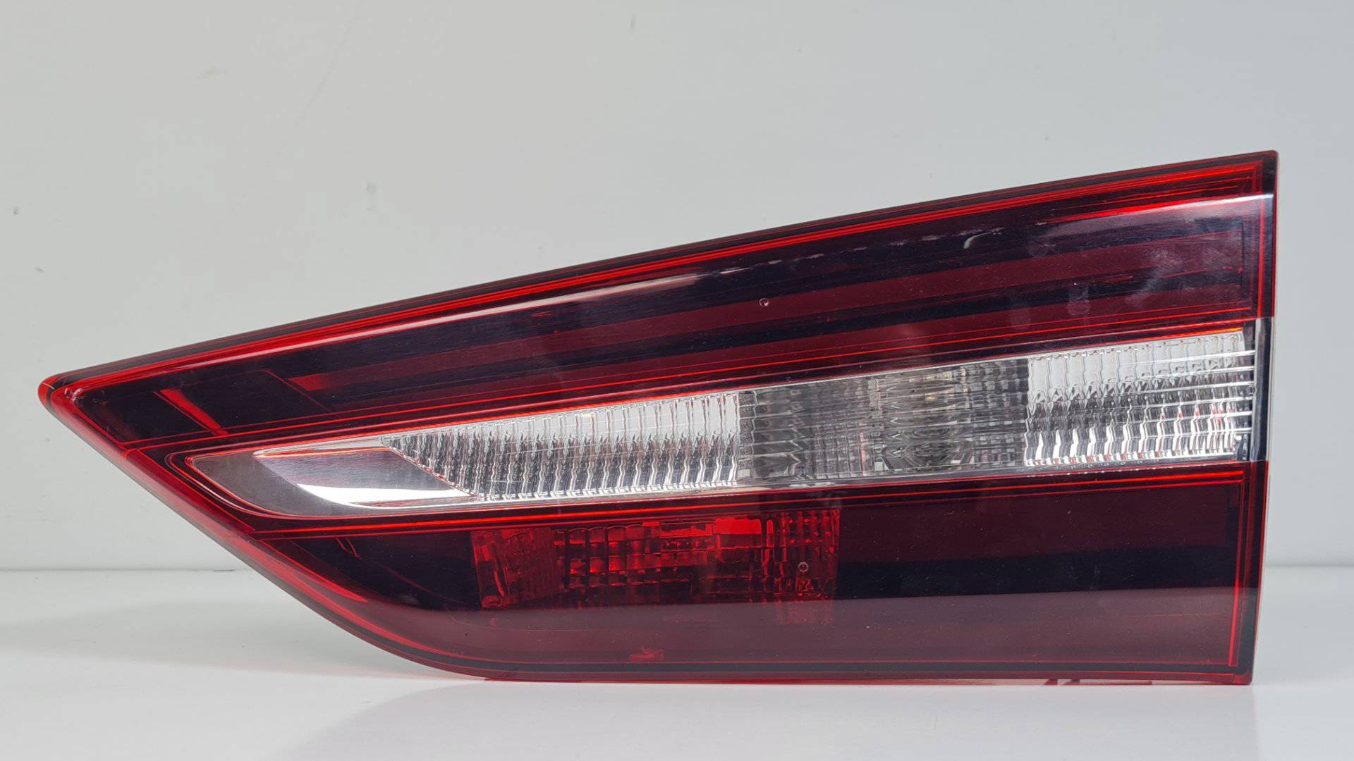 PILOTO TRASERO DERECHO INTERIOR - 81670201 - OPEL - GRANDLAND X