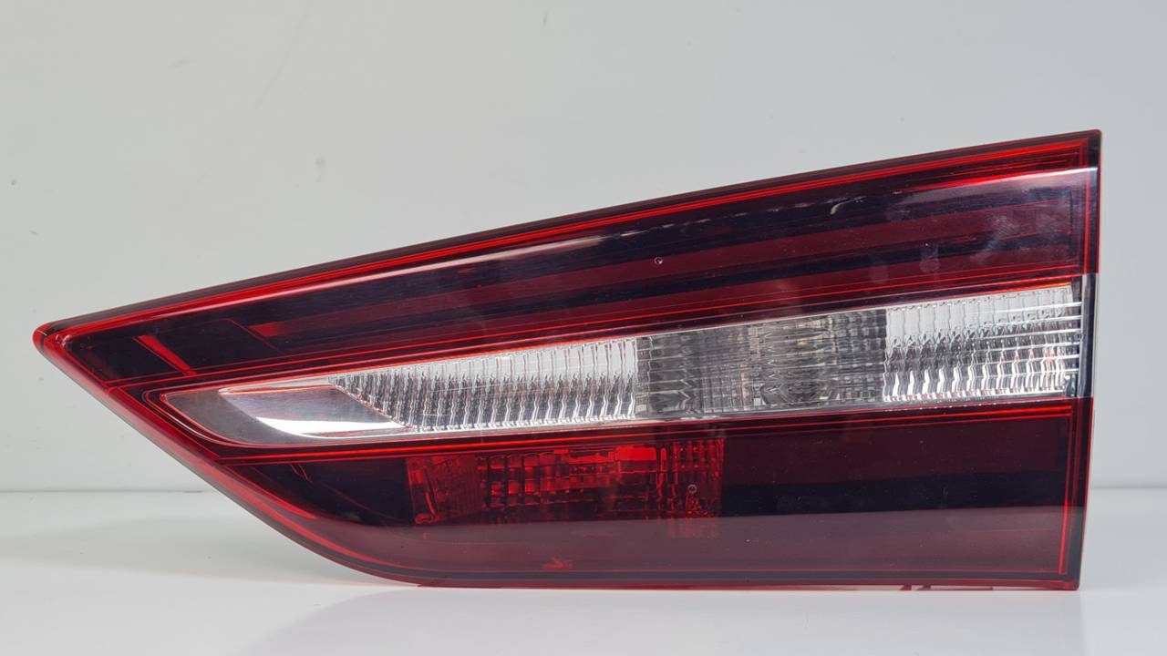 PILOTO TRASERO DERECHO INTERIOR 81670201 OPEL GRANDLAND X Autodesguaces Alicante