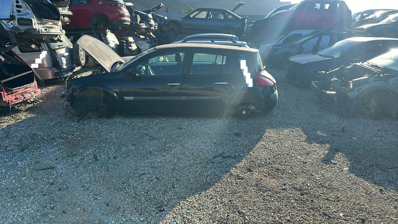 Imagen del vehículo RENAULT MEGANE II BERLINA 5P