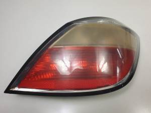 PILOTO TRASERO DERECHO OPEL ASTRA H BERLINA Autodesguaces Alicante