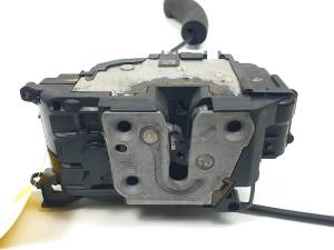 CERRADURA PUERTA DELANTERA DERECHA 805020001RA RENAULT MEGANE III BERLINA 5P Autodesguaces Alicante