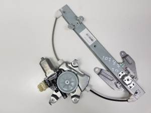 ELEVALUNAS TRASERO DERECHO 82730JG00A NISSAN X-TRAIL (T31) Autodesguaces Alicante