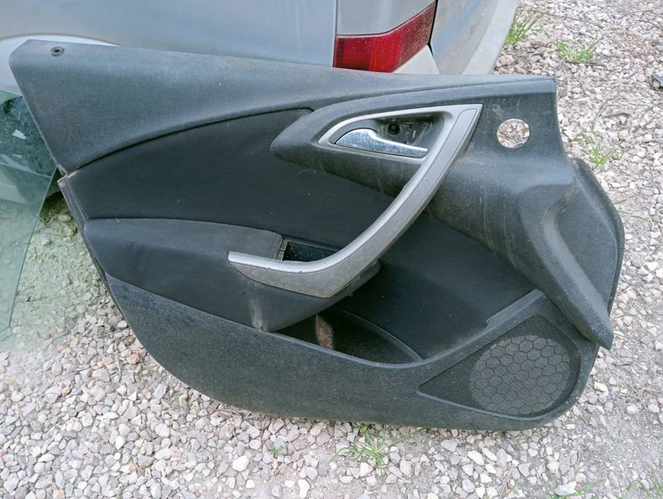 GUARNECIDO PUERTA DELANTERA IZQUIERDA