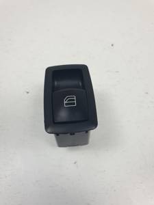 MANDO ELEVALUNAS DELANTERO DERECHO MERCEDES CLASE B (W245) Autodesguaces Alicante