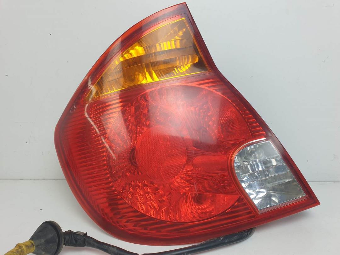 PILOTO TRASERO IZQUIERDO - 92401257 - HYUNDAI - ACCENT (LC)