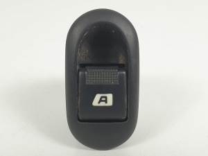 MANDO ELEVALUNAS DELANTERO IZQUIERDO 96401469XT CITROEN C3 Autodesguaces Alicante