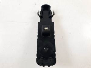 MANDO ELEVALUNAS DELANTERO DERECHO 96661102XT CITROEN C5 BERLINA Autodesguaces Alicante