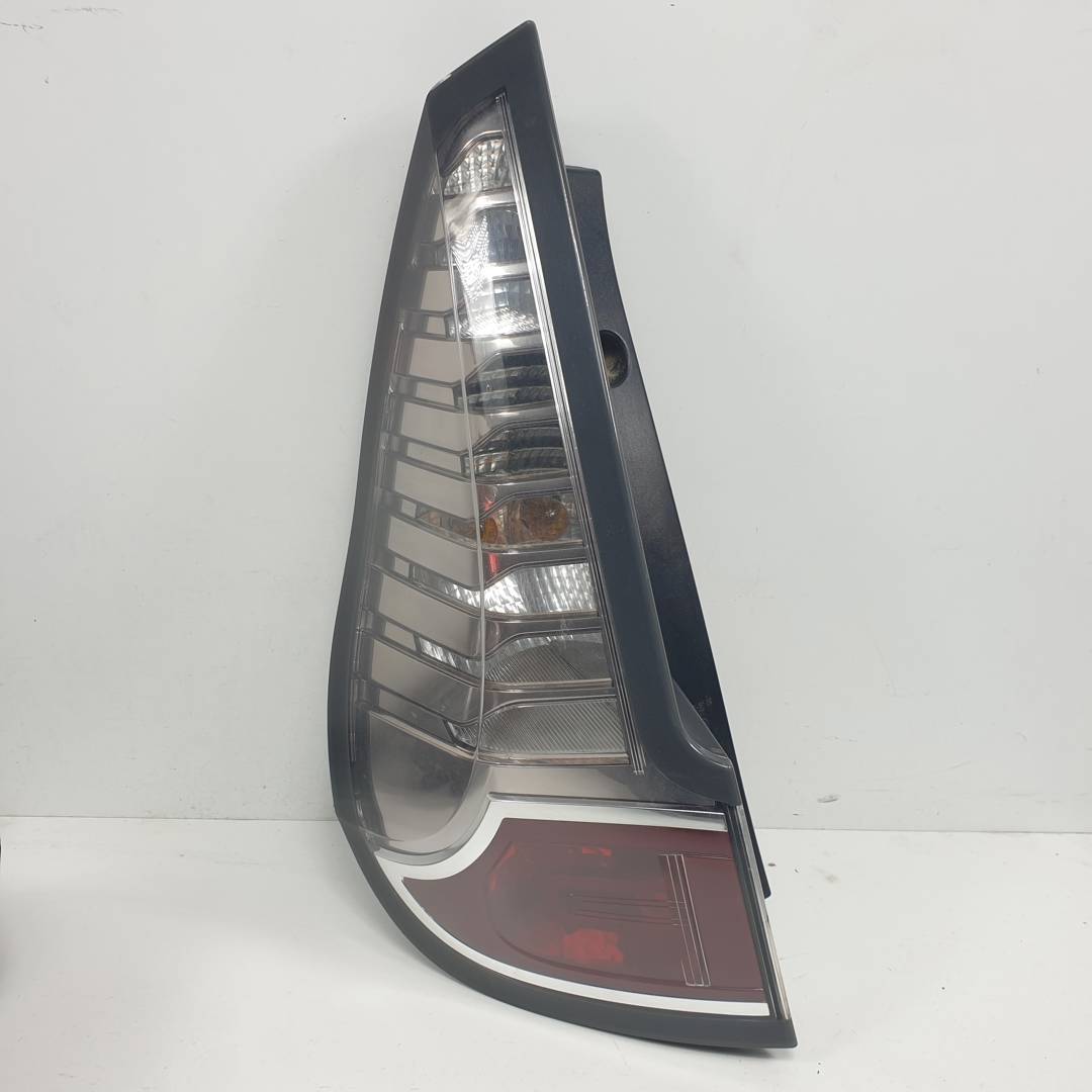 PILOTO TRASERO IZQUIERDO - 265558940R - RENAULT - SCENIC III (JZ)