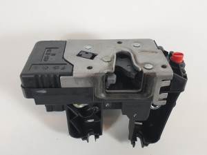 CERRADURA PUERTA TRASERA DERECHA 13157759 OPEL VECTRA C BERLINA Autodesguaces Alicante