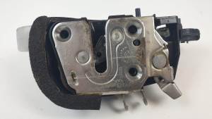 CERRADURA PUERTA TRASERA IZQUIERDA E7414520 NISSAN MICRA (K13) Autodesguaces Alicante