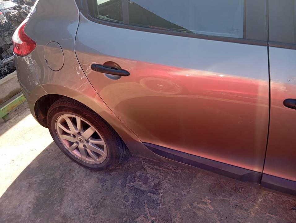 CERRADURA PUERTA TRASERA DERECHA