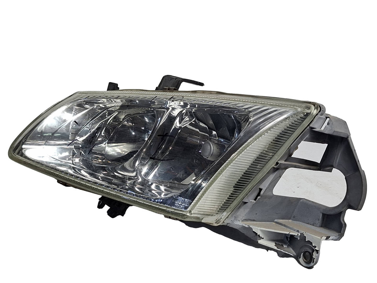 Faro Izquierdo Nissan Almera (n16/e) (2000–2006)