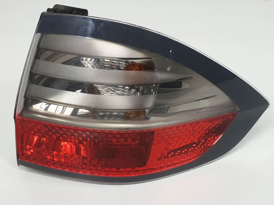 PILOTO TRASERO DERECHO - 6M2113404AJ - FORD - S-MAX (CA1)