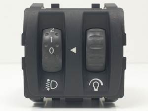 MANDO LUCES 8200121805B RENAULT MEGANE II BERLINA 5P Autodesguaces Alicante