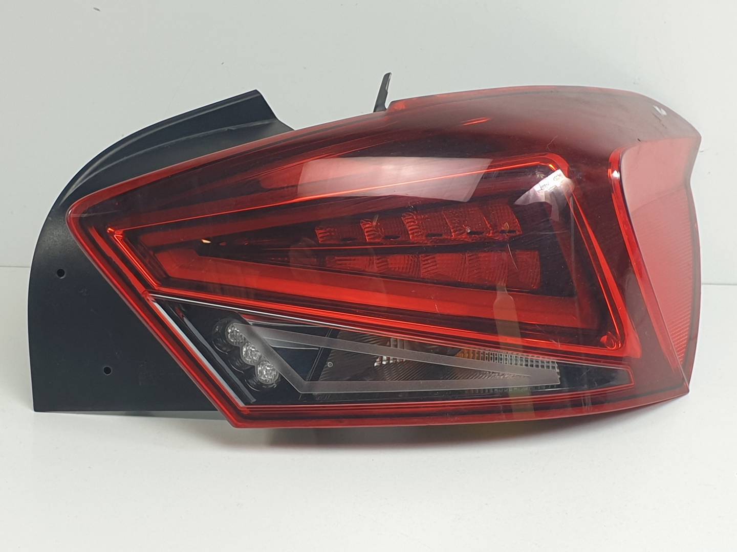 PILOTO TRASERO DERECHO - 6F0945208J - SEAT - IBIZA (6F1)