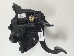 PEDAL FRENO 465016415R FIAT TALENTO KOMBI (296) Autodesguaces Alicante