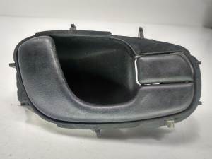 MANETA INTERIOR DELANTERA DERECHA 96304019 DAEWOO LANOS Autodesguaces Alicante