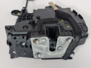 CERRADURA PUERTA TRASERA DERECHA 805027072R RENAULT CAPTUR (J5AL) Autodesguaces Alicante