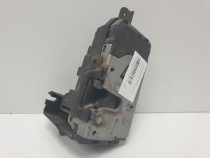 CERRADURA PUERTA DELANTERA DERECHA 13210749 OPEL ASTRA TWIN TOP Autodesguaces Alicante