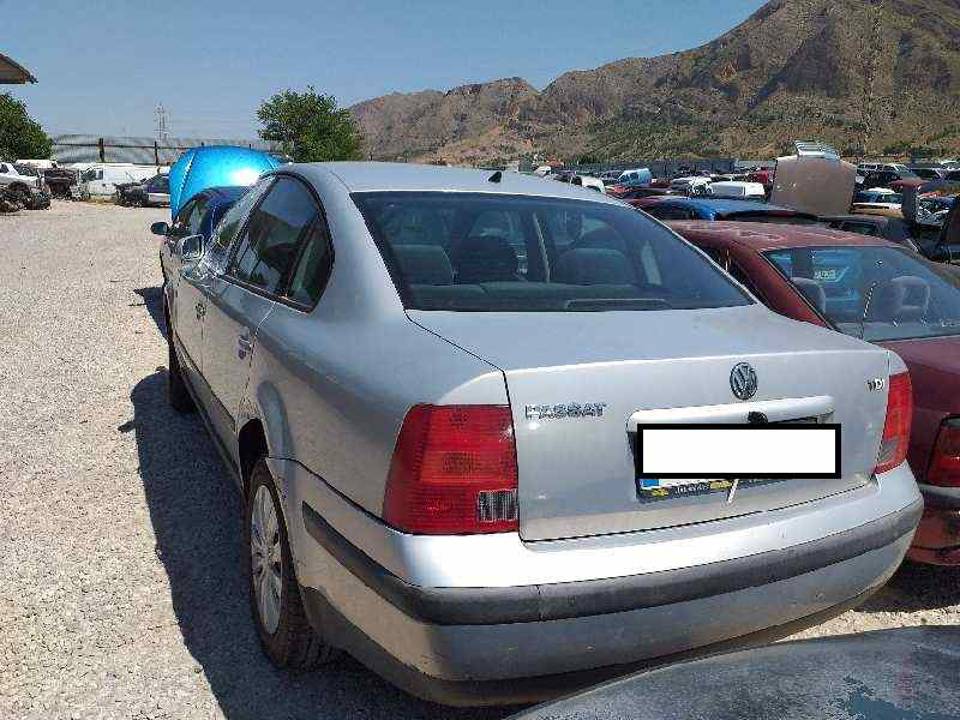 Imagen del vehículo VOLKSWAGEN PASSAT BERLINA (3B2)