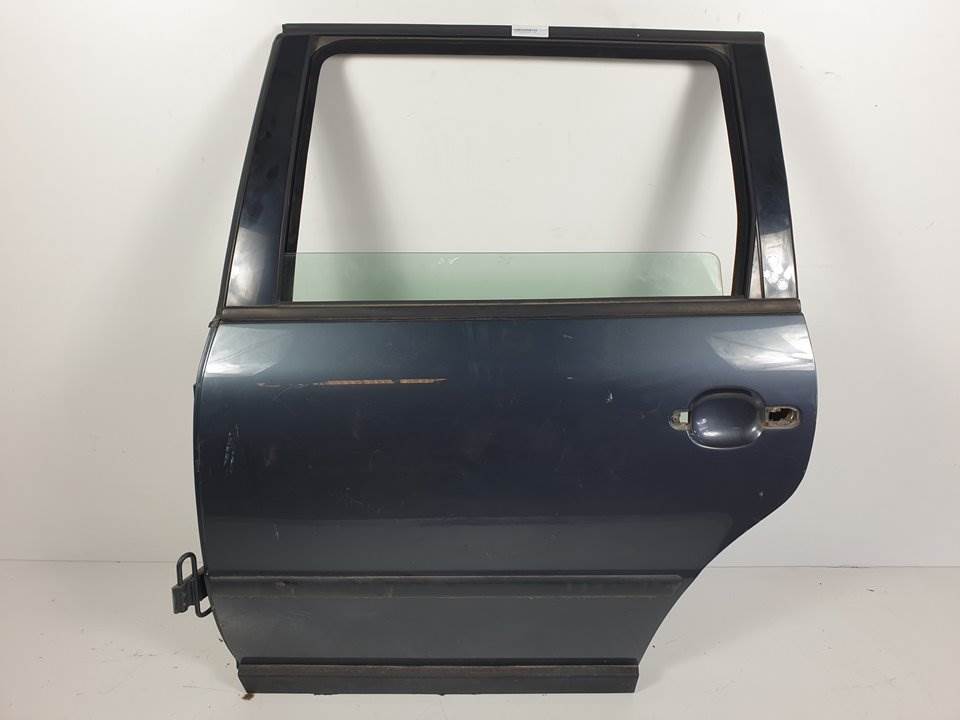PUERTA TRASERA IZQUIERDA - VOLKSWAGEN - PASSAT VARIANT (3B6)