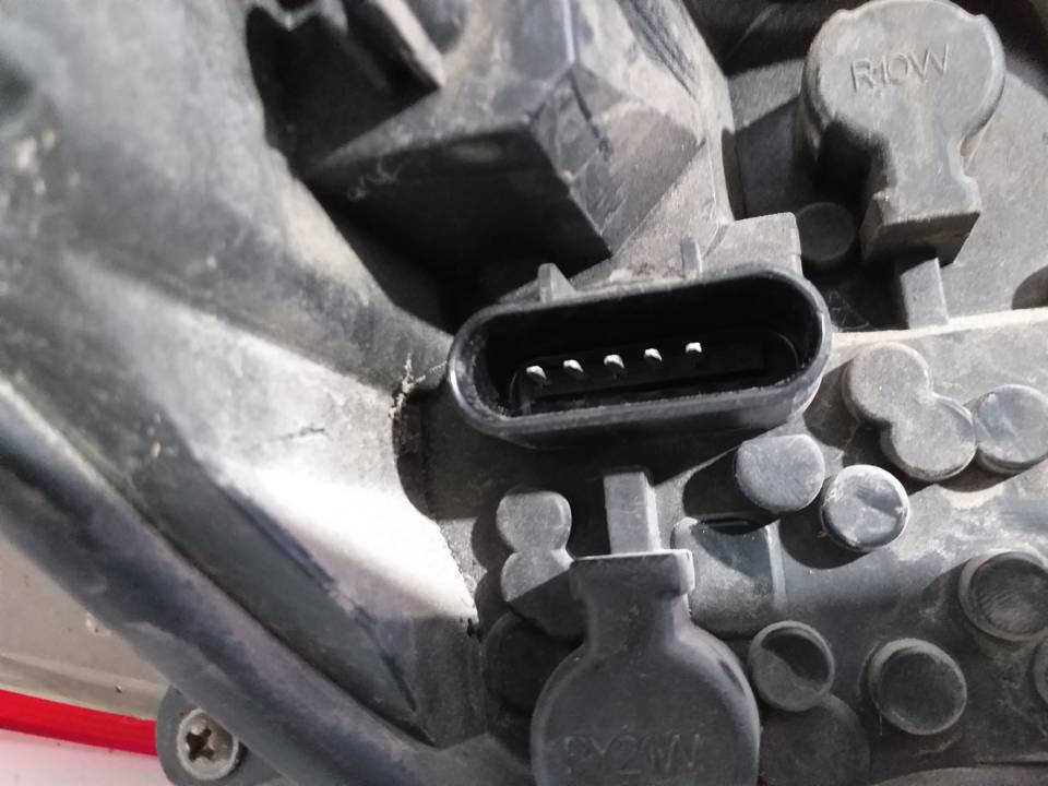 PILOTO TRASERO DERECHO