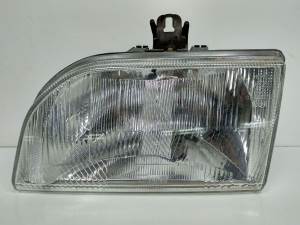 FARO IZQUIERDO UPM60GF13 FORD FIESTA BERLINA Autodesguaces Alicante