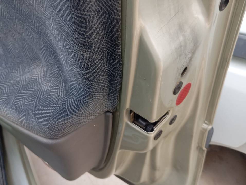 CERRADURA PUERTA DELANTERA DERECHA