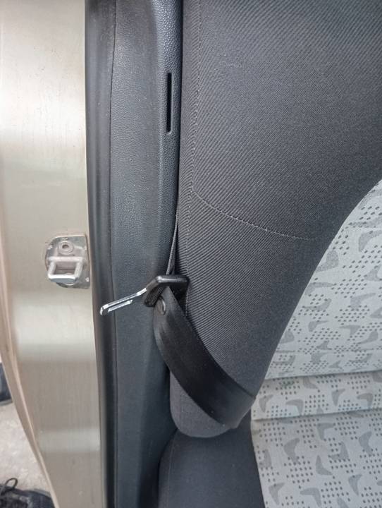 CINTURON SEGURIDAD TRASERO DERECHO