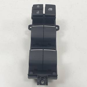 MANDO ELEVALUNAS DELANTERO IZQUIERDO 8404042050 TOYOTA RAV4 Autodesguaces Alicante