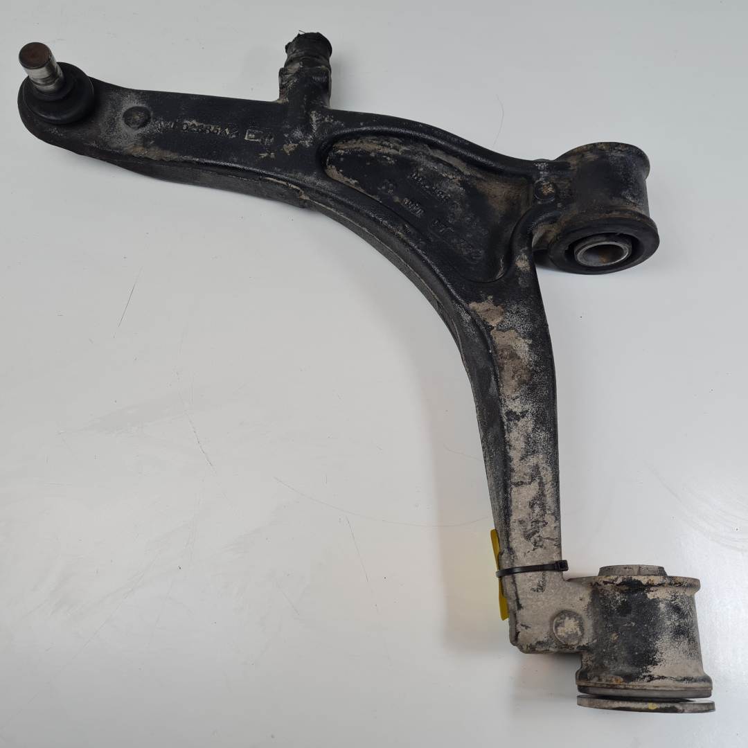 BRAZO SUSPENSION INFERIOR DELANTERO IZQUIERDO - 028854 - RENAULT - MASTER II COMBI
