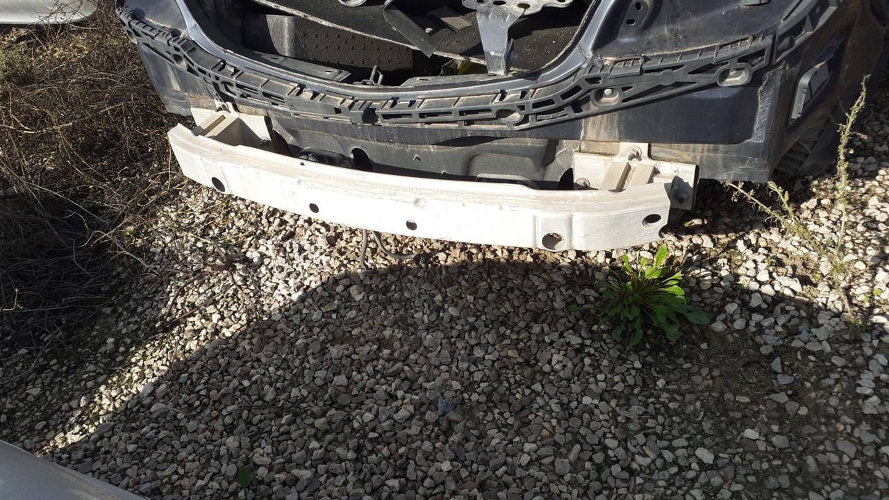 REFUERZO PARAGOLPES DELANTERO
