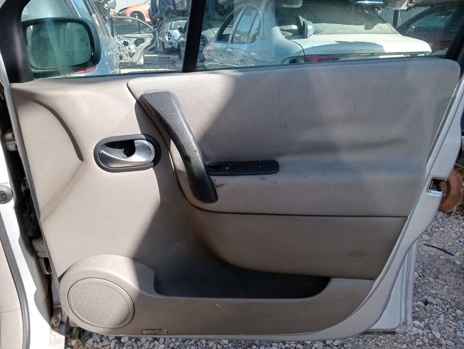 ELEVALUNAS DELANTERO DERECHO