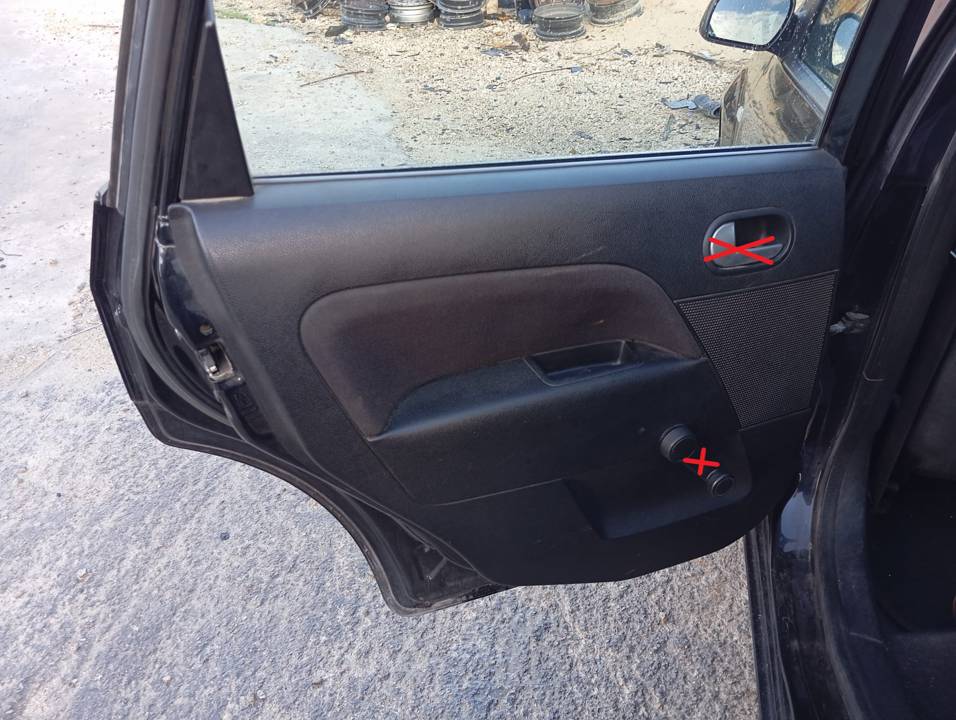 GUARNECIDO PUERTA TRASERA IZQUIERDA