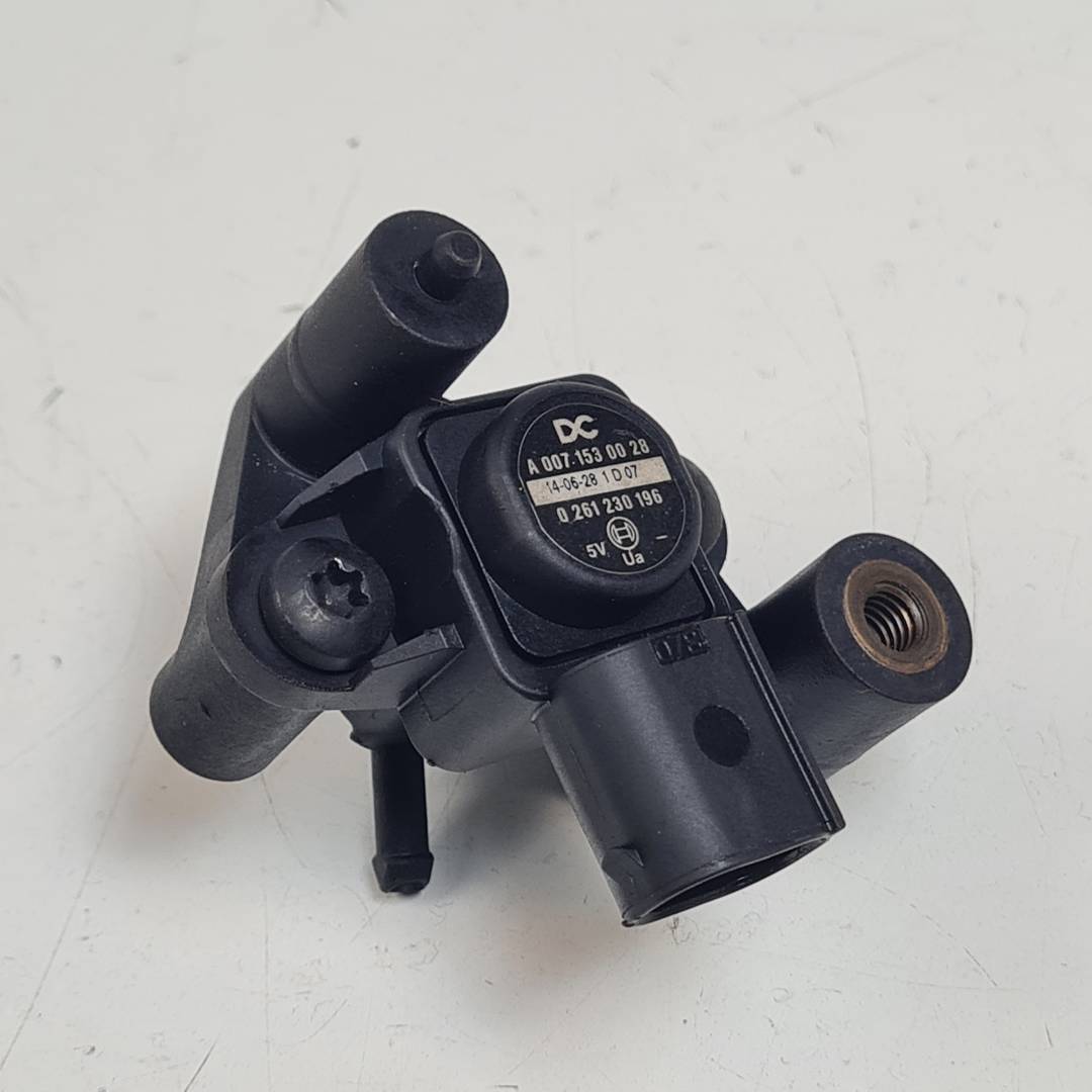 SENSOR PRESION - A0071530028 - MERCEDES - CLASE C (W205) LIM.