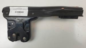 CERRADURA MALETERO / PORTON 8N0827505A AUDI TT (8N3/8N9) Autodesguaces Alicante