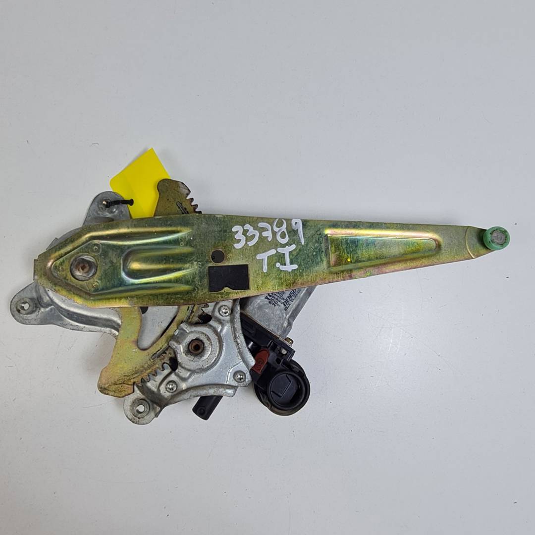 ELEVALUNAS TRASERO IZQUIERDO - 8571042070 - TOYOTA - RAV 4 (A3)
