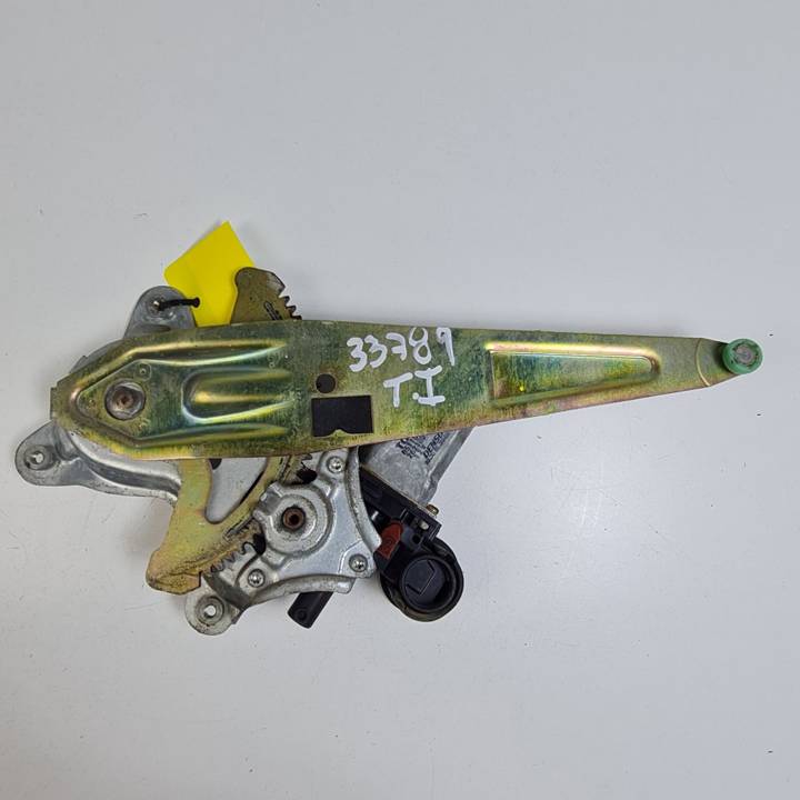 ELEVALUNAS TRASERO IZQUIERDO 8571042070 TOYOTA RAV 4 (A3) Autodesguaces Alicante