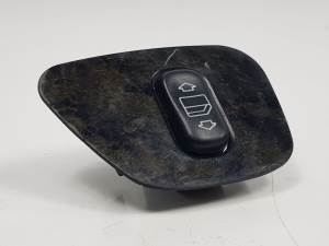 MANDO ELEVALUNAS TRASERO DERECHO 2108200510KZ MERCEDES CLASE E (W210) BERLINA DIESEL Autodesguaces Alicante