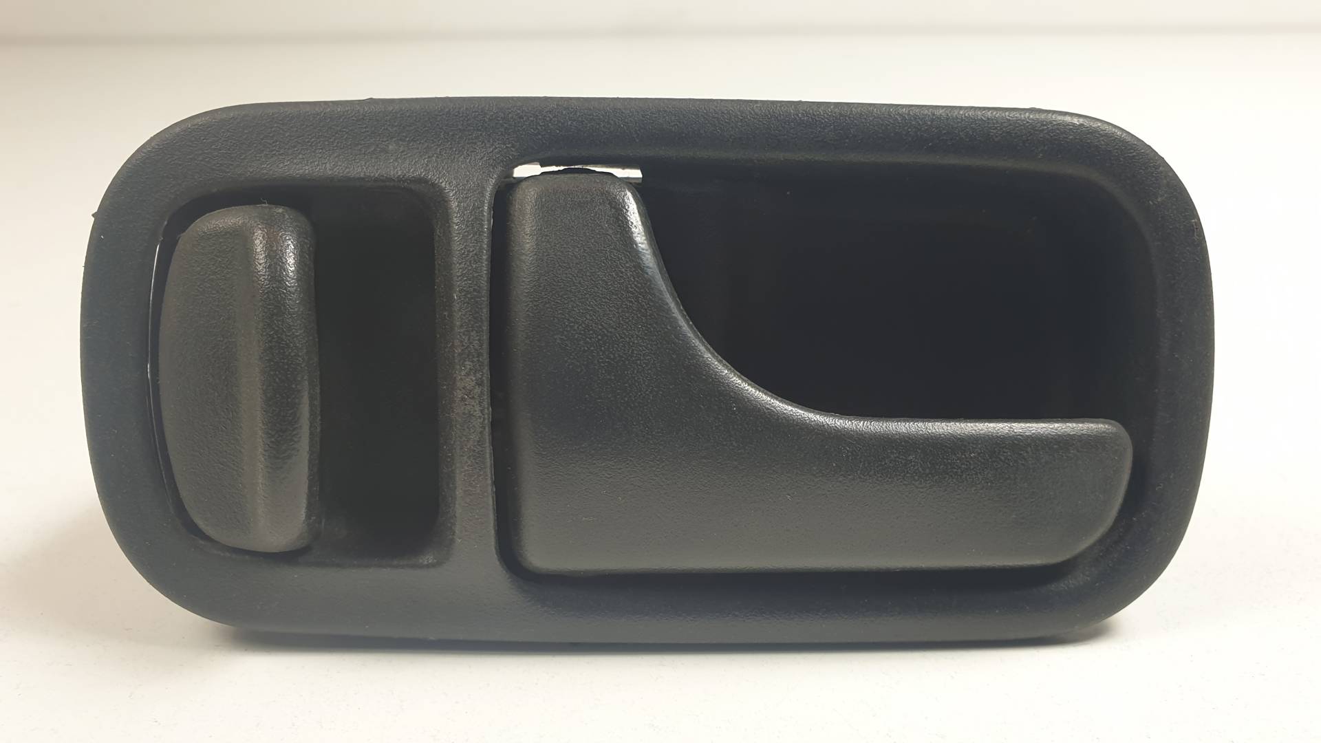MANETA INTERIOR DELANTERA IZQUIERDA - 8067190J00 - NISSAN - TERRANO/TERRANO.II (R20)