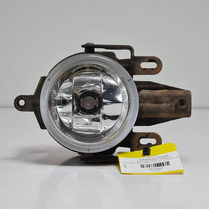 FARO ANTINIEBLA DERECHO MITSUBISHI MONTERO (V60/V70) Autodesguaces Alicante