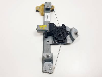 ELEVALUNAS TRASERO IZQUIERDO 827010501R RENAULT CLIO IV Autodesguaces Alicante