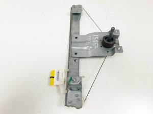 ELEVALUNAS TRASERO IZQUIERDO 827013204R RENAULT CLIO IV Autodesguaces Alicante