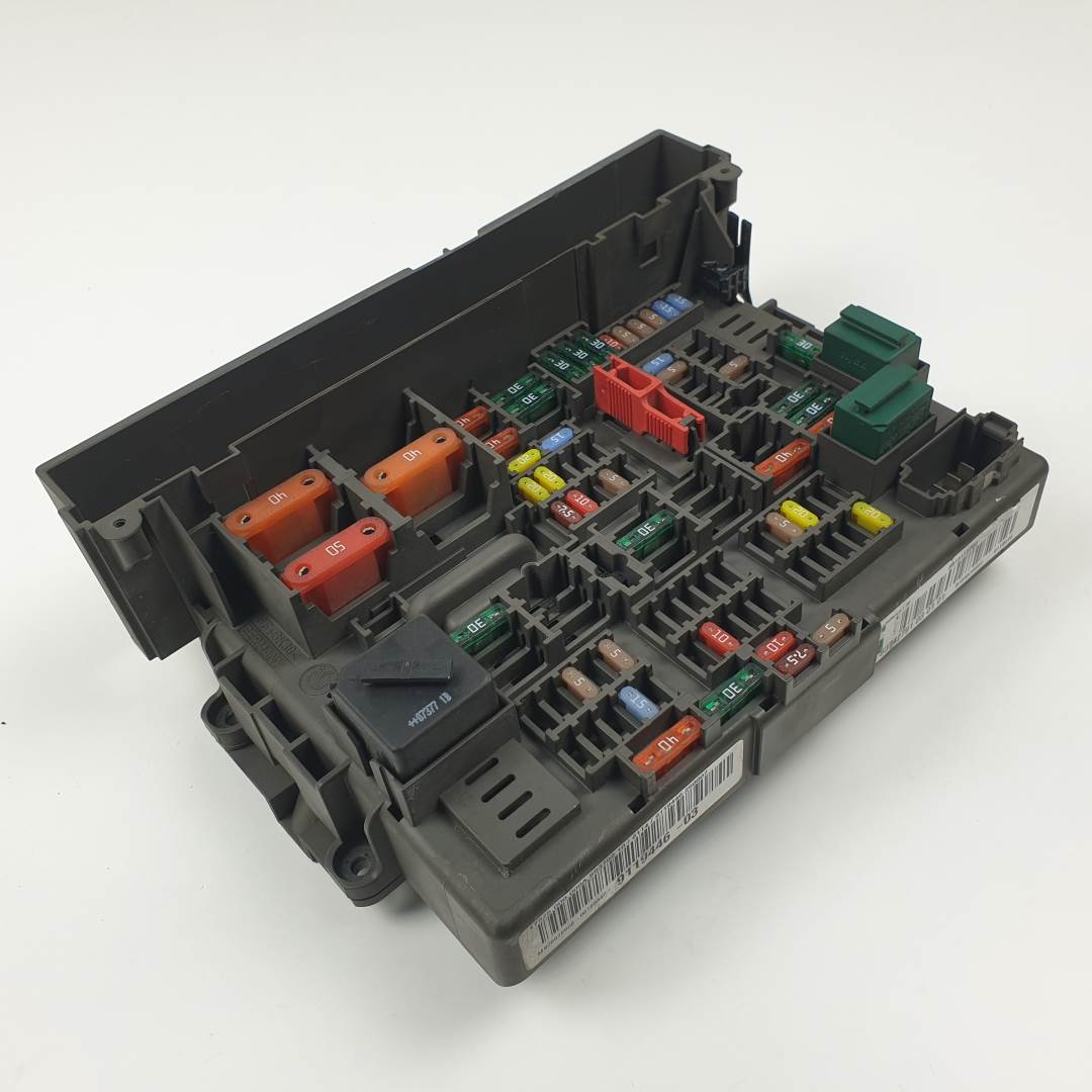 CAJA RELES / FUSIBLES - 911944603 - BMW - SERIE 1 BERLINA (E81/E87)