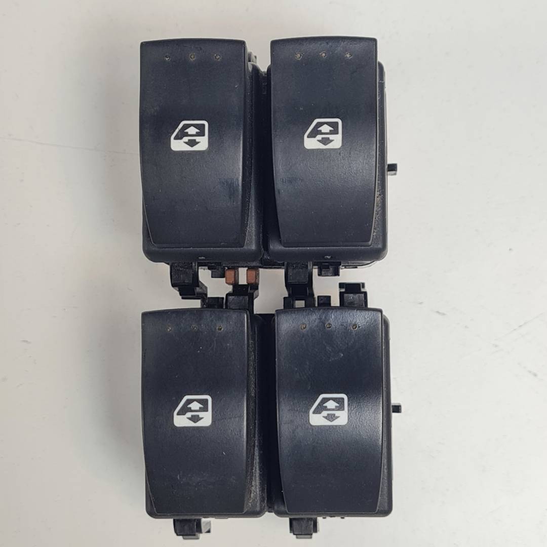 MANDO ELEVALUNAS DELANTERO IZQUIERDO - 015085D - RENAULT - ESPACE IV (JK0)
