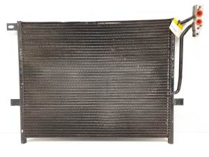 CONDENSADOR / RADIADOR AIRE ACONDICIONADO 8377614 BMW SERIE 3 BERLINA (E46) Autodesguaces Alicante