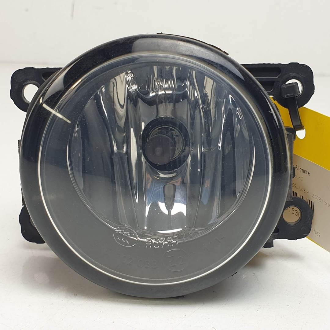 FARO ANTINIEBLA DERECHO - 8200074008 - RENAULT - MEGANE III BERLINA 5P