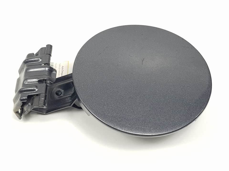 TAPA EXTERIOR COMBUSTIBLE - TOYOTA - AURIS (E150)