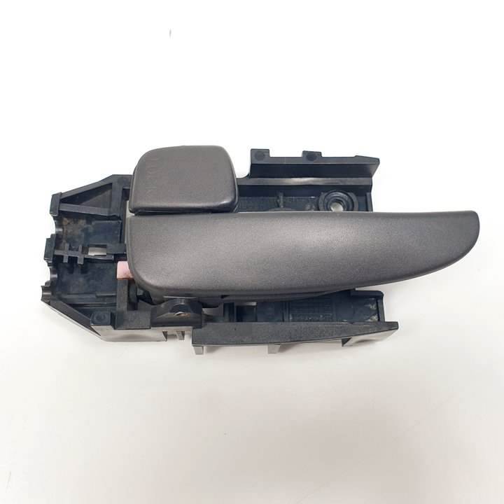 MANETA INTERIOR DELANTERA IZQUIERDA - 856102D000 - HYUNDAI - ELANTRA (XD)